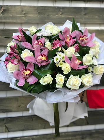 Букет цветов из: Розы и Хризантемы в Любаново