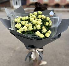 Букет Белые кустовые розы Солинеро в Любаново