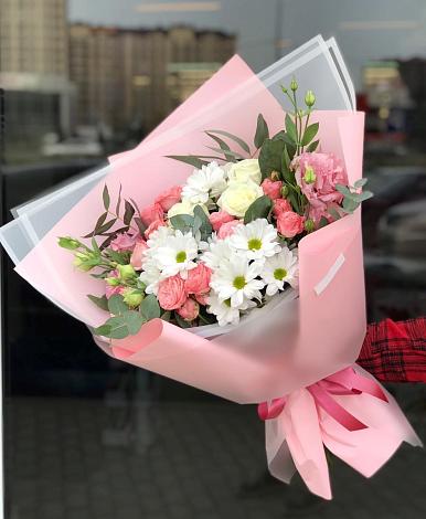Букет цветов из: Розы, Лизиантусы и Хризантемы в Любаново